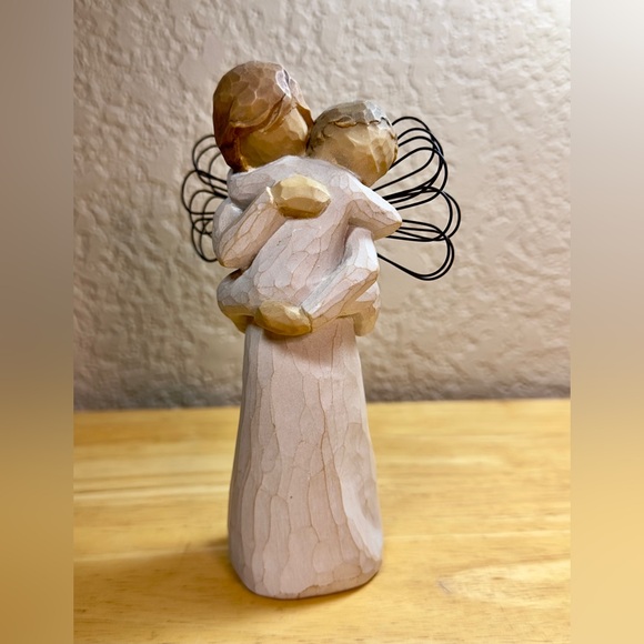 Demdaco Willow Tree Angels Embrace Holding Baby Figurine 5.25" Susan Lordi 2002 - Picture 3 of 13